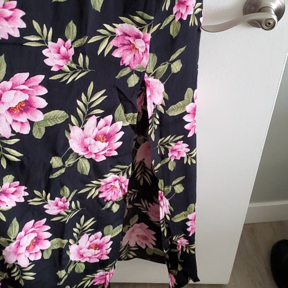 Long black maxi dress with pink flowers - Picture 2 of 5